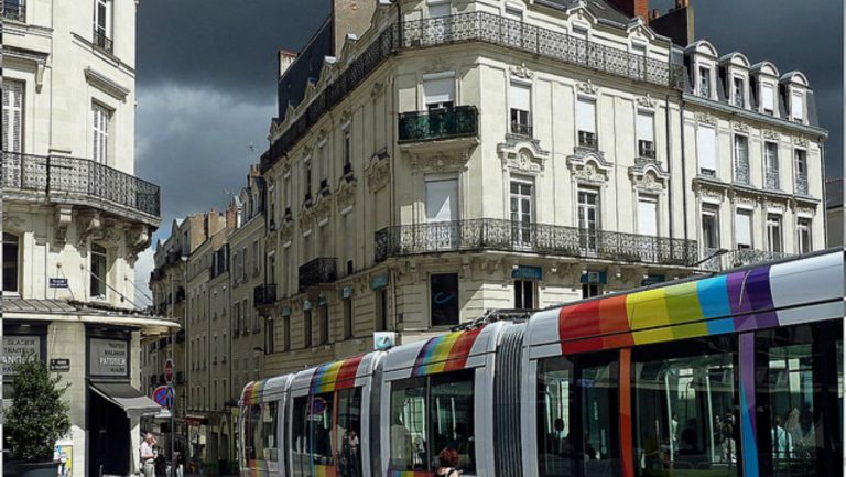 Un tram à Anger