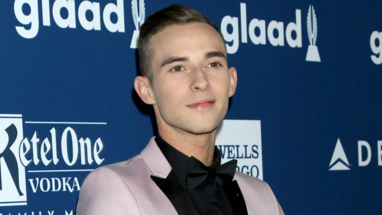 Adam Rippon aux GLAAD Awards le 12 avril 2018