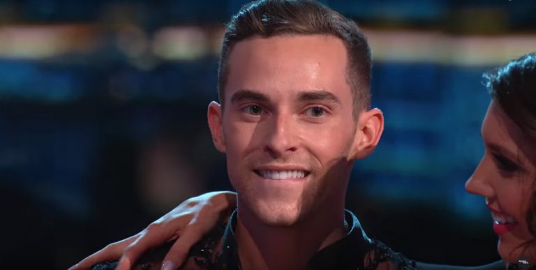 Adam Rippon dans la version américaine de « Danse avec les stars », lundi 30 avril - Capture d'écran YouTube / Dancing With The Stars