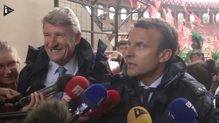 Emmanuel Macron et Philippe de Villiers au Puy du Fou en août 2016 - Capture d'écran / iTélé