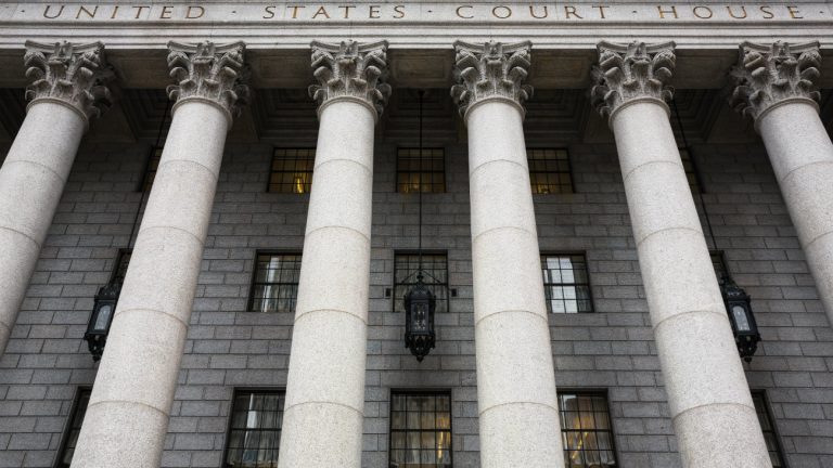 La Cour suprême des États-Unis - Drop of Light / Shutterstock