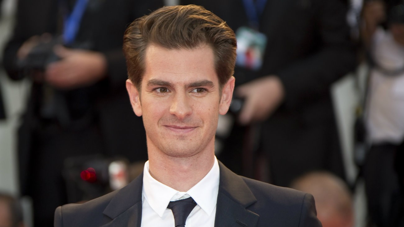 Andrew Garfield dédie son Tony Award aux personnes LGBT+ - BAKOUNINE / Shutterstock