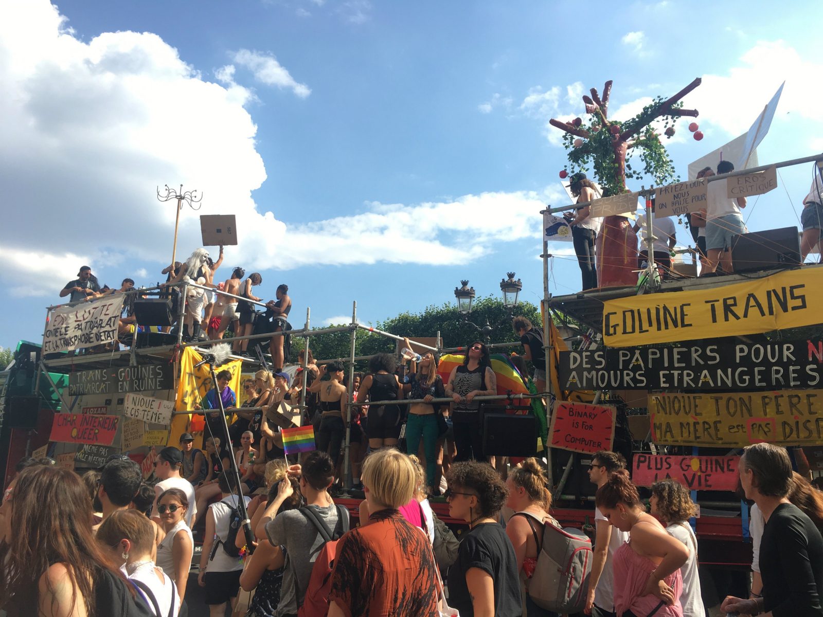 Le char gouine-trans à la Marche des fiertés Paris 2018 - Philippe Peyre DR