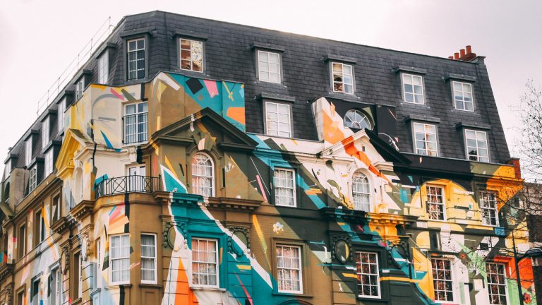 Immeuble à Shoreditch, Londres - Ambitious Creative Co. - Rick Barrett/Unsplash