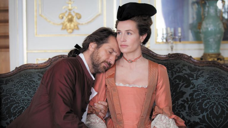 Cécile de France et Edouard Baer dans Mademoiselle de Joncquières
