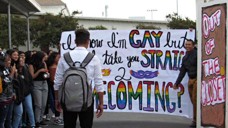 demande bal de promo ado gay a ami hetero capitaine equipe de foot usa californie il dit oui