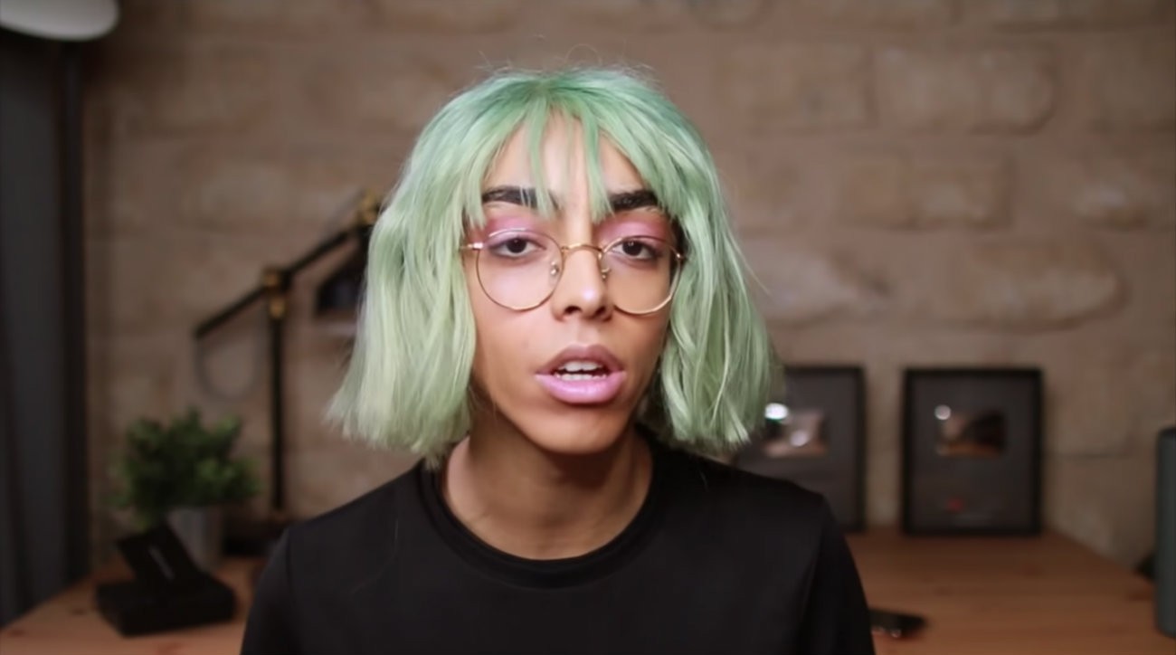 Harcelé et menacé de mort, le youtubeur gay Bilal Hassani porte plainte - Capture d'écran YouTube / Bilal Hassani