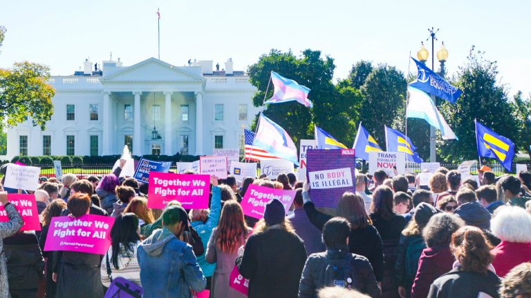 tribune scientifiques contre administration trump memo effacer personnes trans intersexes non binaires