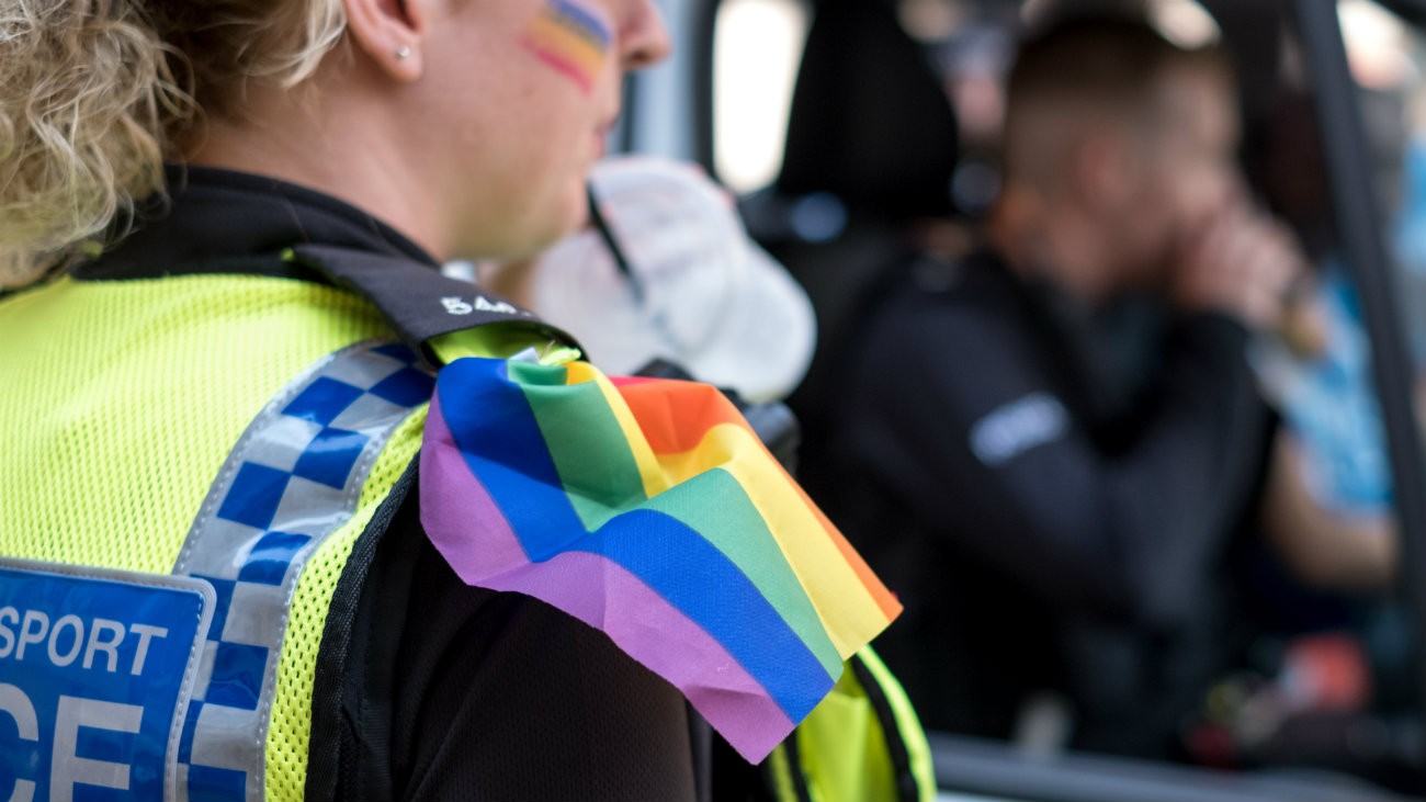 police pride lgbt uniforme