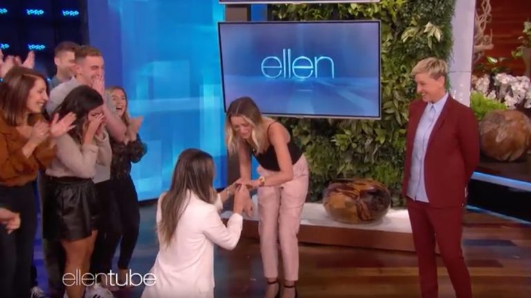 Un couple de lesbiennes s'est fiancé sur le plateau du Ellen Show