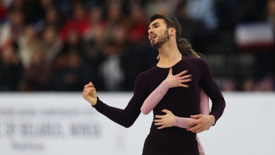 « S’exposer sert la cause » homosexuelle, estime le danseur sur glace