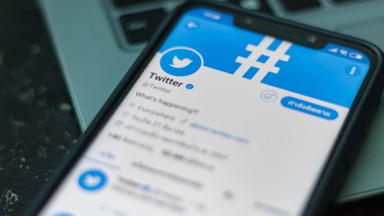 Modération des contenus haineux : médiation ordonnée entre Twitter et des associations