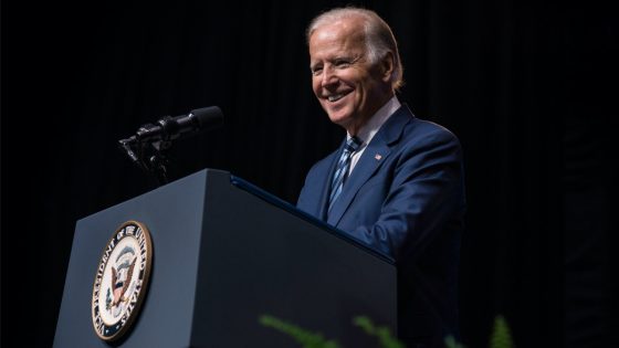 Biden célèbre le passage d’une loi protégeant le mariage des couples de même sexe