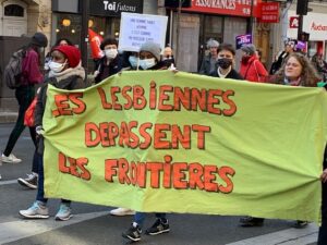 Les lesbiennes dépassent les frontières - manifestation 8 mars 2022 - Tiphaine Dubuard