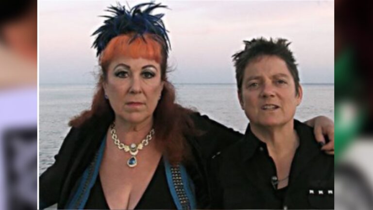 Annie Sprinkle et Beth Stephens dans Ecosex, A User's Manual, d'Isabelle Carlier