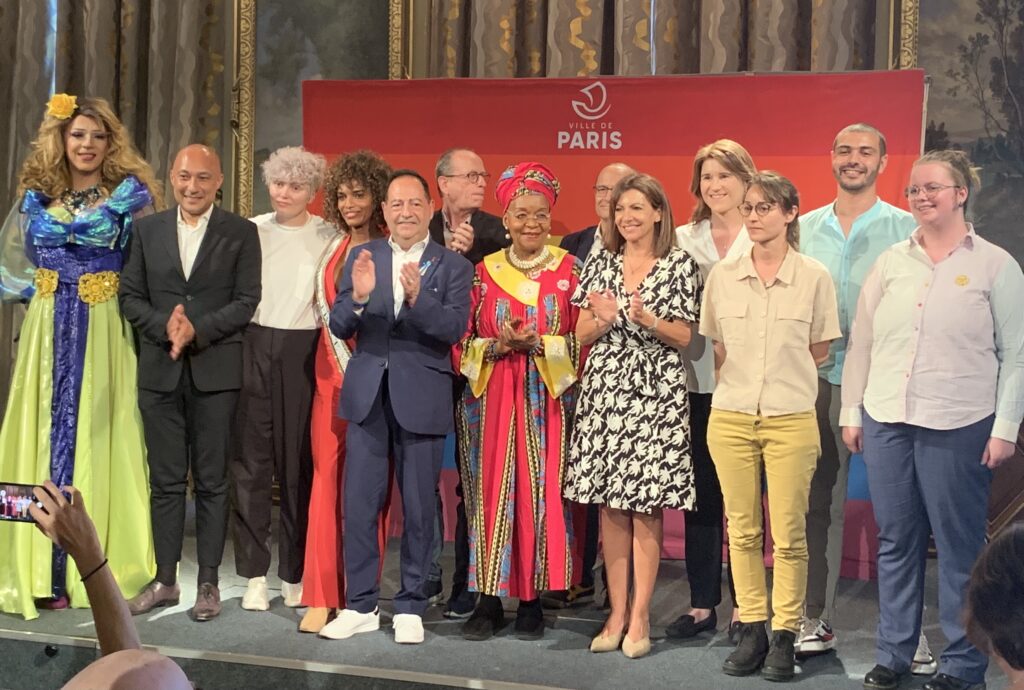 Le jury du Prix international de Paris pour le droits des personnes LGBTQI+ avec Anne Hidalgo et Jean-Luc Romero 