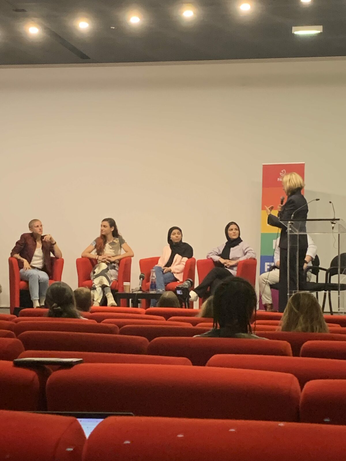 Première table ronde - « sport et affirmation féministe : réussites et résistances "