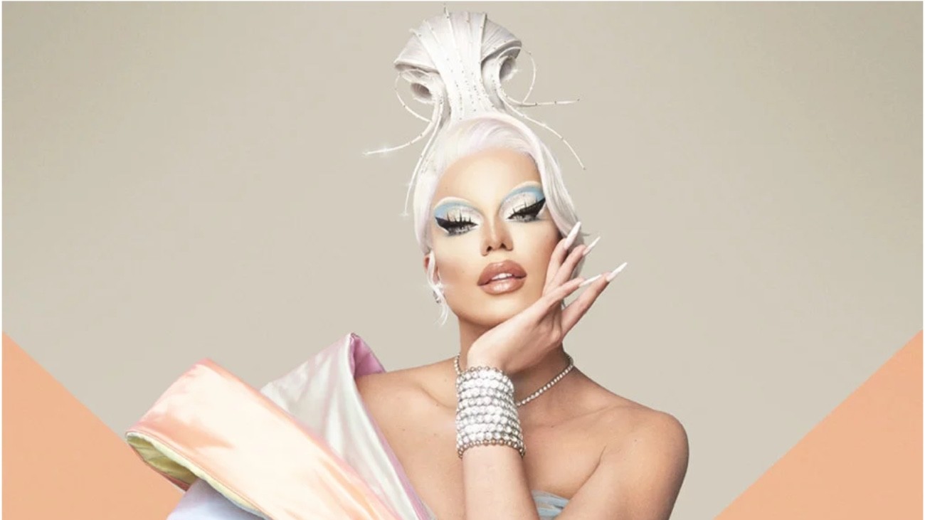 Nicky Doll, maîtresse de cérémonie de « Drag Race France »