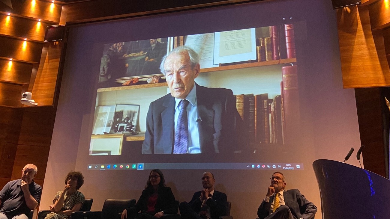 Robert Badinter est intervenu en vidéo à la Conférence organisée par l'Association des avocats LGBT+, le 22 juin 2022, à Paris - Christophe Martet pour Komitid