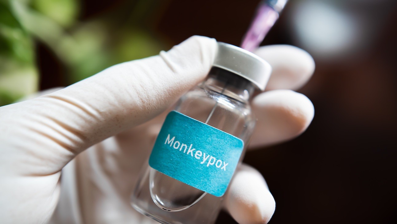 Un flacon de vaccin contre le virus Monkeypox