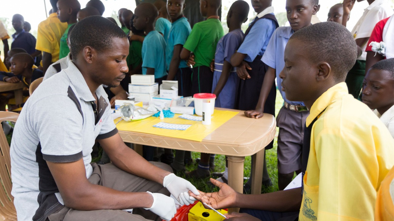 Une campagne de dépistage du VIH en Ouganda en 2017 - Adam Jan Figel / Shutterstock