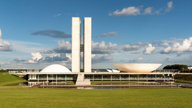 Le bâtiment du Congrès à Brasilia, au Brésil - Alejandro Zambrana / Shutterstock