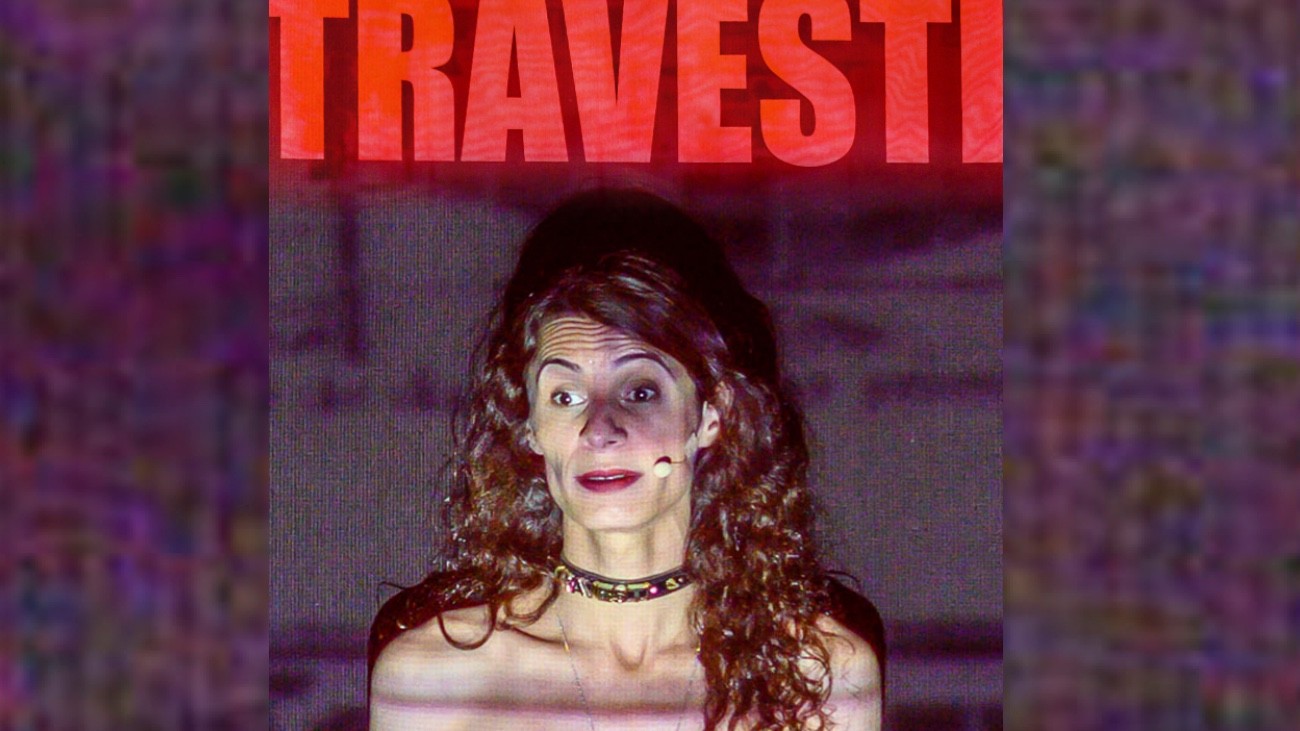 Renata Carvalho dans « MANIFESTO TRANSPOFÁGICO » - photo Nereu Jr