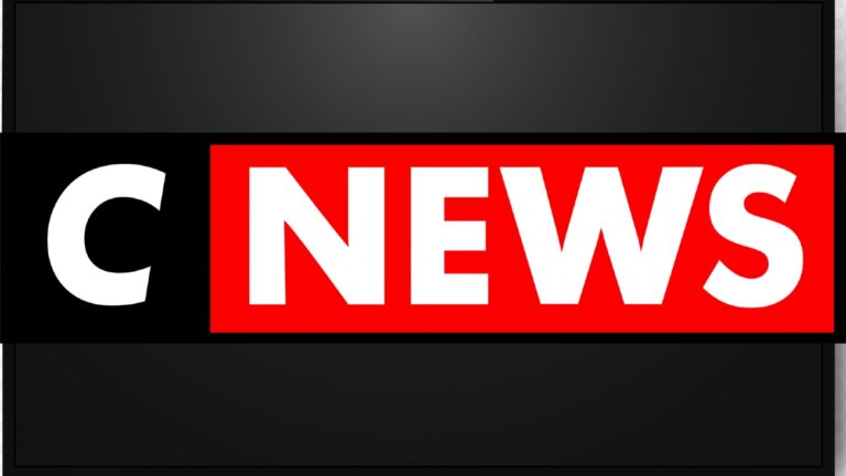 Logo de CNEWS sur écran télé