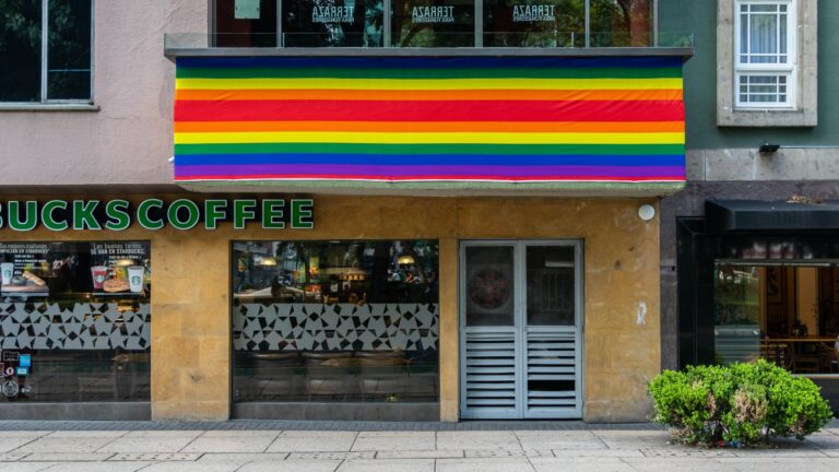 Magasin Starbucks - Sergio Mendoza Hochmann / Shutterstock