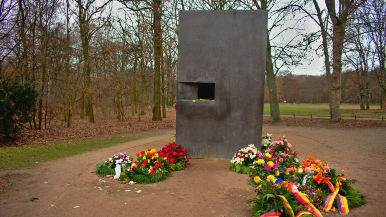 Monument en l'honneur des hommes gays victimes du nazisme à Berlin - Andrew Baum / Shutterstock