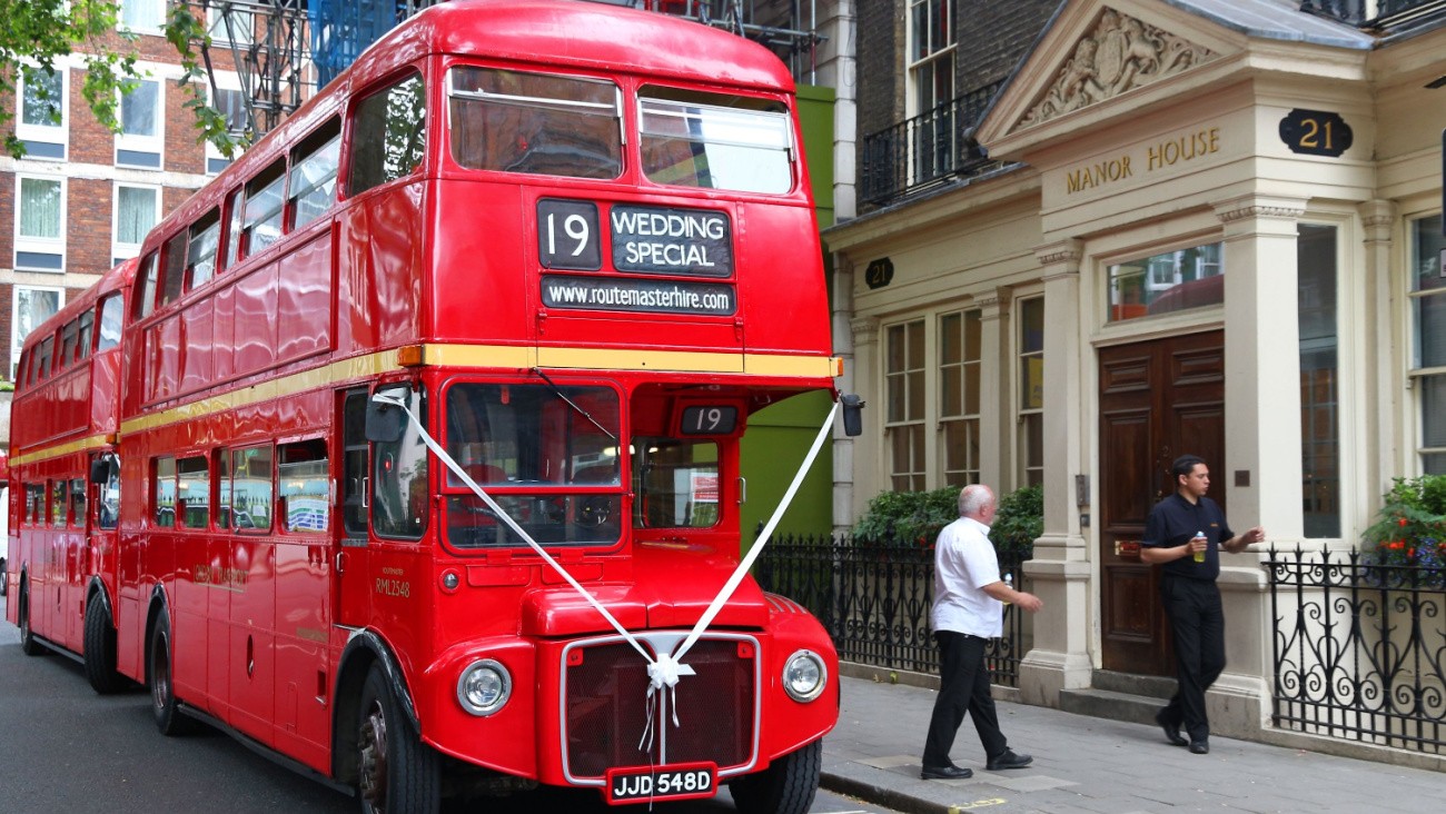 Vue d'un bus spécial mariage