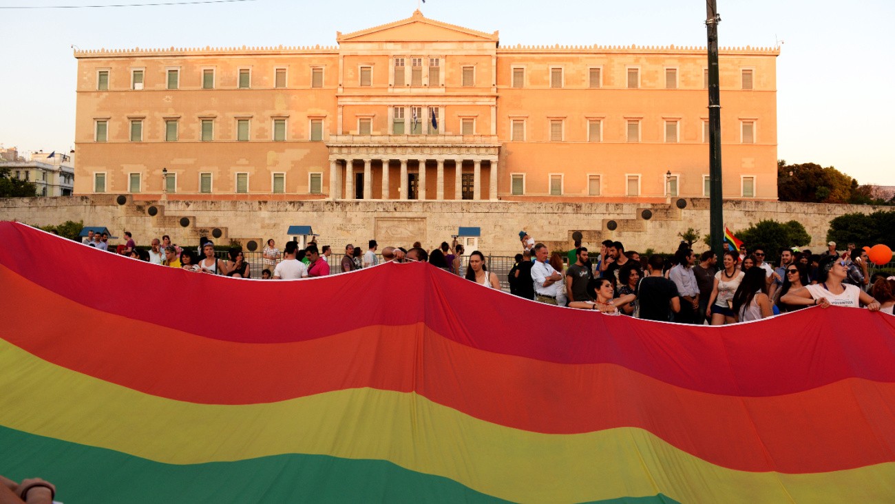 La marche des fiertés devant le Parlement de Grèce, à Athènes, en 2014