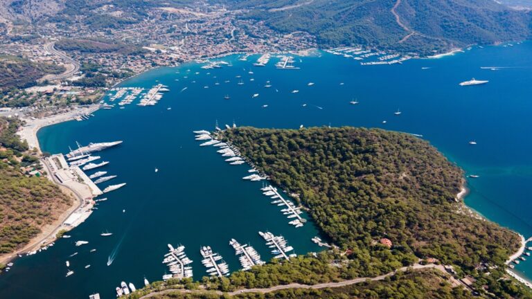 Photo aérienne de la marina de Göcek (Muğla - Turquie)