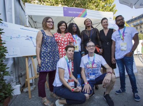 Anne Hidalgo, Laura Flessel, Agnès Buzyn en compagnie des organisateurs des Gay Games Paris 2018