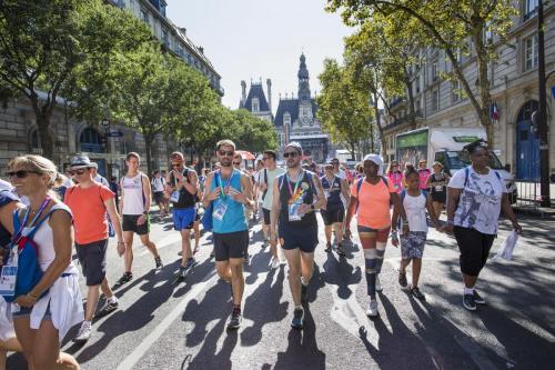 La Memorial Rainbow Run dans les rues de Paris
